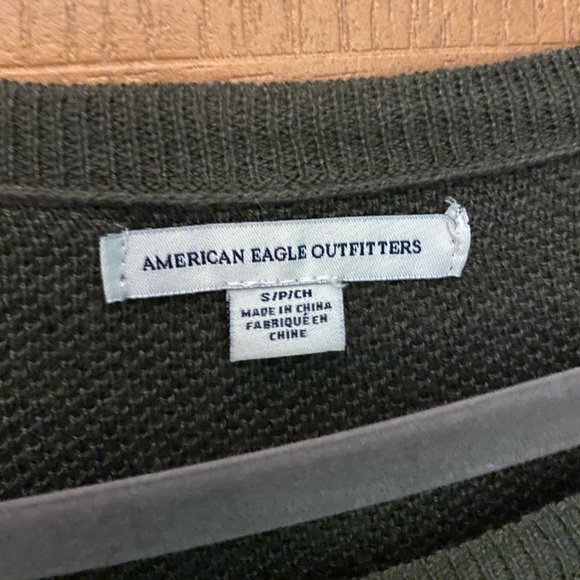 American Eagle Sweater - Picture 4 of 4